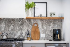 Why a Full-Height Backsplash Is the Silent Luxury of Modern Kitchens